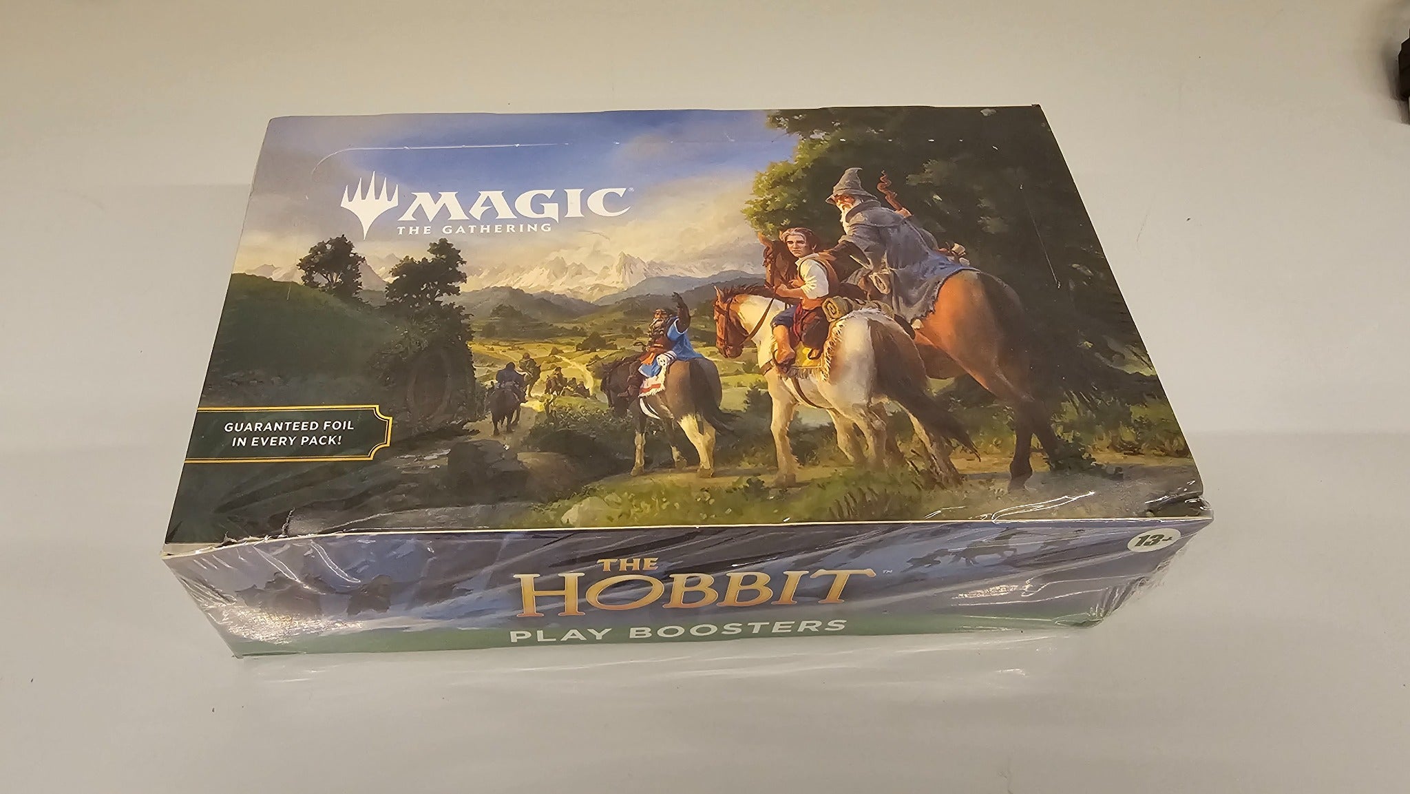 Magic: The Gathering The Hobbit Play Booster Display – Engelsk (tydelig skadet emballasje)