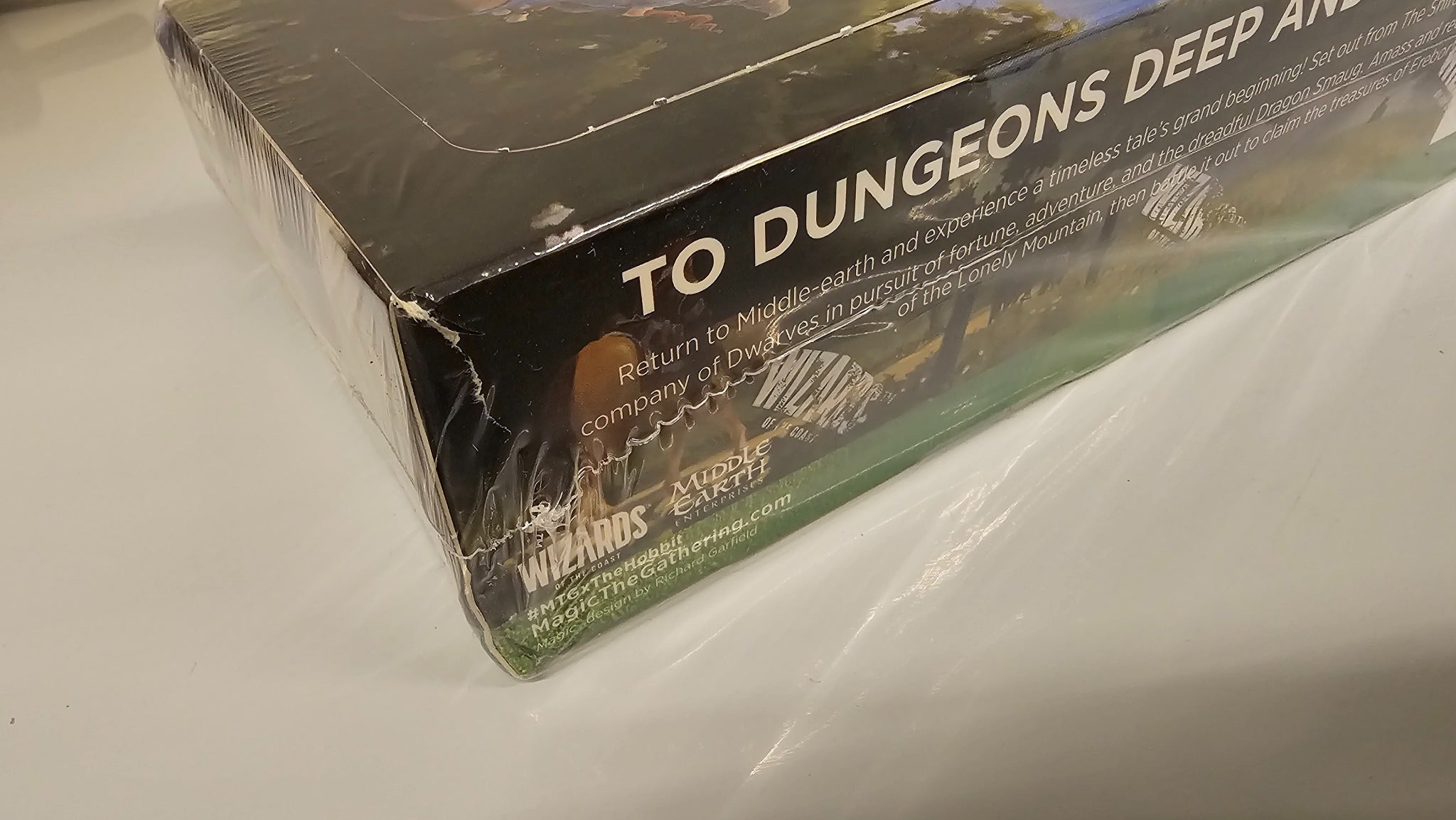 Magic: The Gathering The Hobbit Play Booster Display – Engelsk (tydelig skadet emballasje)